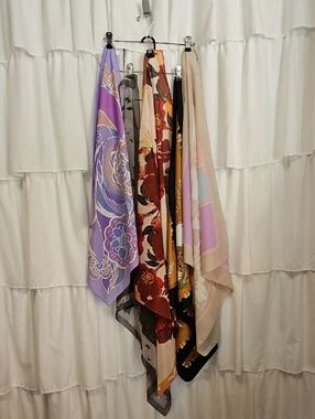 5 Beautiful Vintage Square Scarves